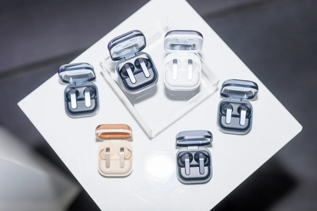 Galaxy Buds4 – Samsungi värske kõrvaklappide seeria kõrgema helikvaliteedi ja mugavama disainiga.